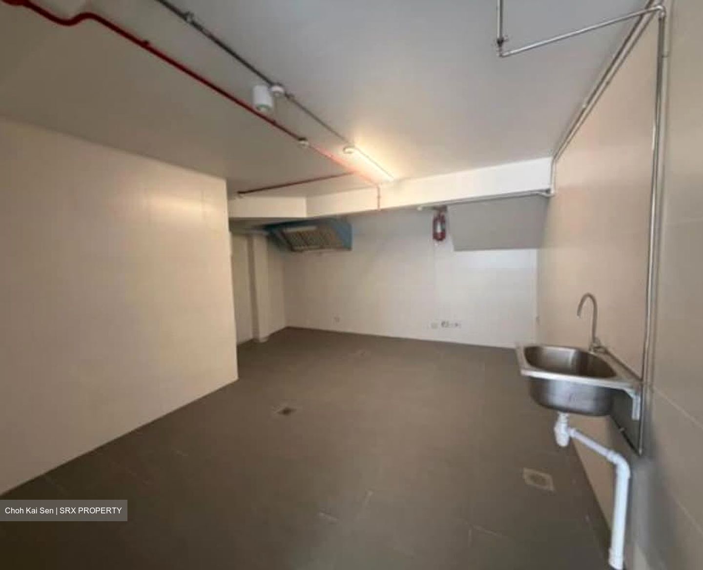 Sims Avenue (D14), Retail #586542001
